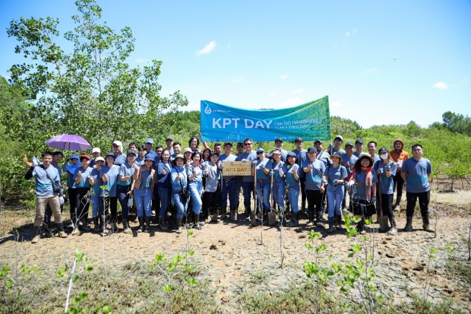 Các thành viên KPT Group hoàn thành trồng 500 cây xanh tại Công viên sinh quyển Cần Giờ